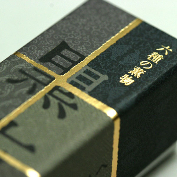 鳩居堂謹製 練香 六種の薫物「黒方」 鳩居堂の練香 六種の薫物 御香 黒方の通販 - お香専門店香源