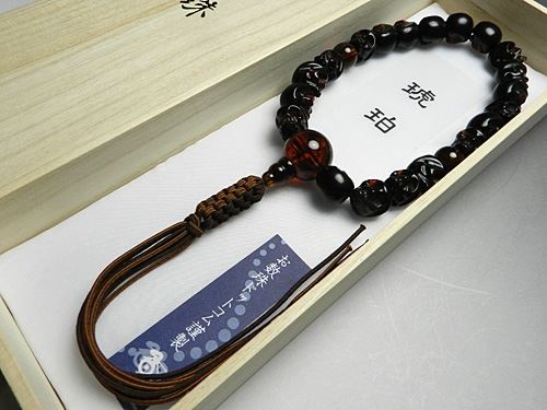 男性用数珠 再生琥珀 骸骨彫り 20玉 圧縮チェリー琥珀仕立ての通販 