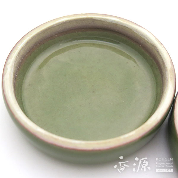 ・渓山作　天龍寺　青磁香合　共箱　直径7cm H4-0507① 渓山作 天龍寺 青磁香合 共箱 直径7cm H4-0507① - メルカリ