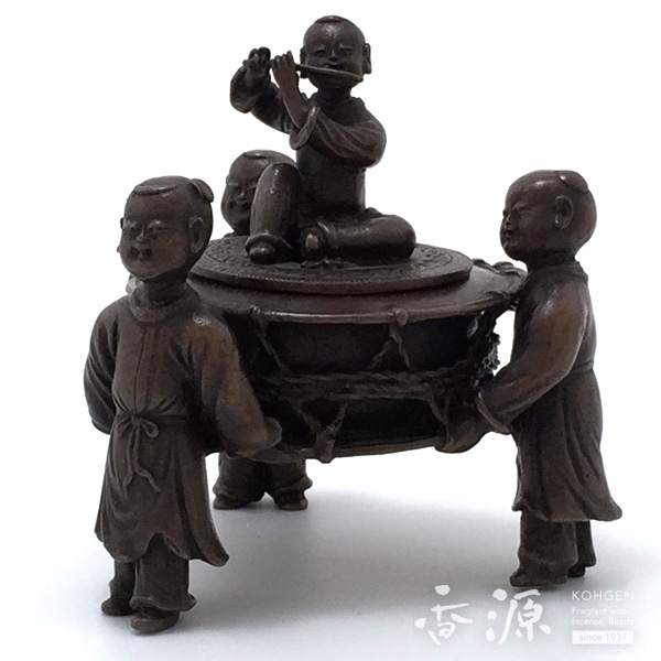 高岡銅器 唐子香炉 蓋人物正面