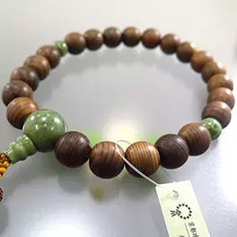 最終値下げ！高級天然木、神代杉、13ミリ、数珠、御利益、開運ブレスレット 最終値下げ！高級天然木、神代杉、13ミリ、数珠、御利益、開運